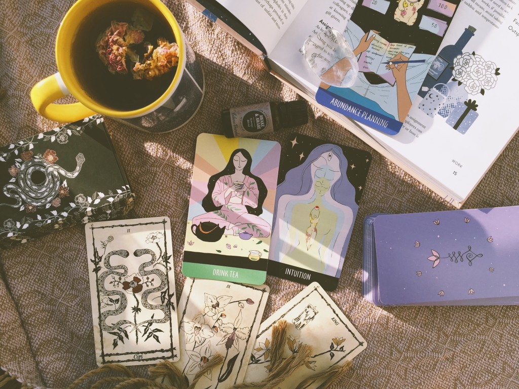 sacred self-care rituals oracle deck купить